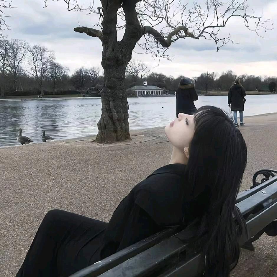 爱吃香菜.