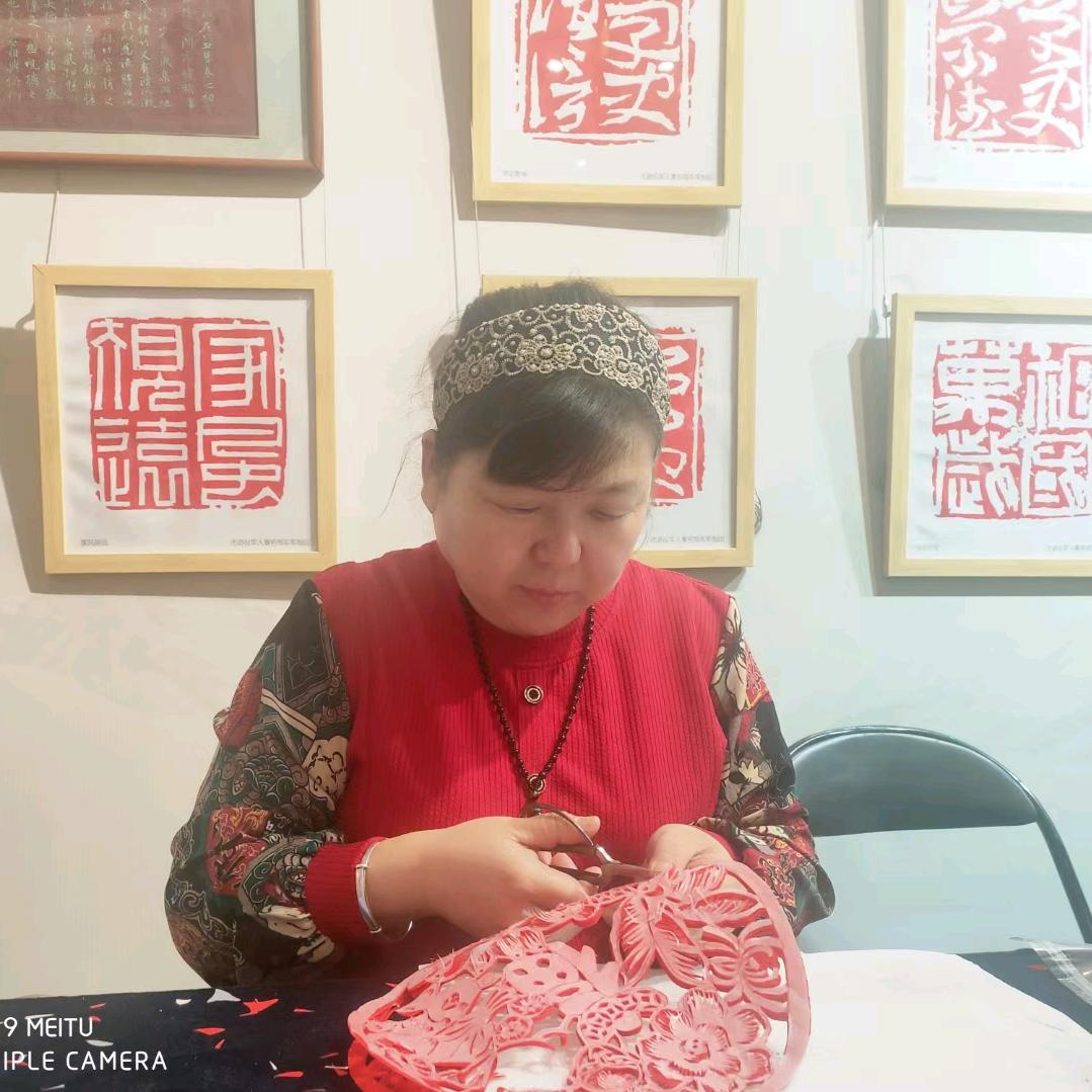 霞（泓育妙音）