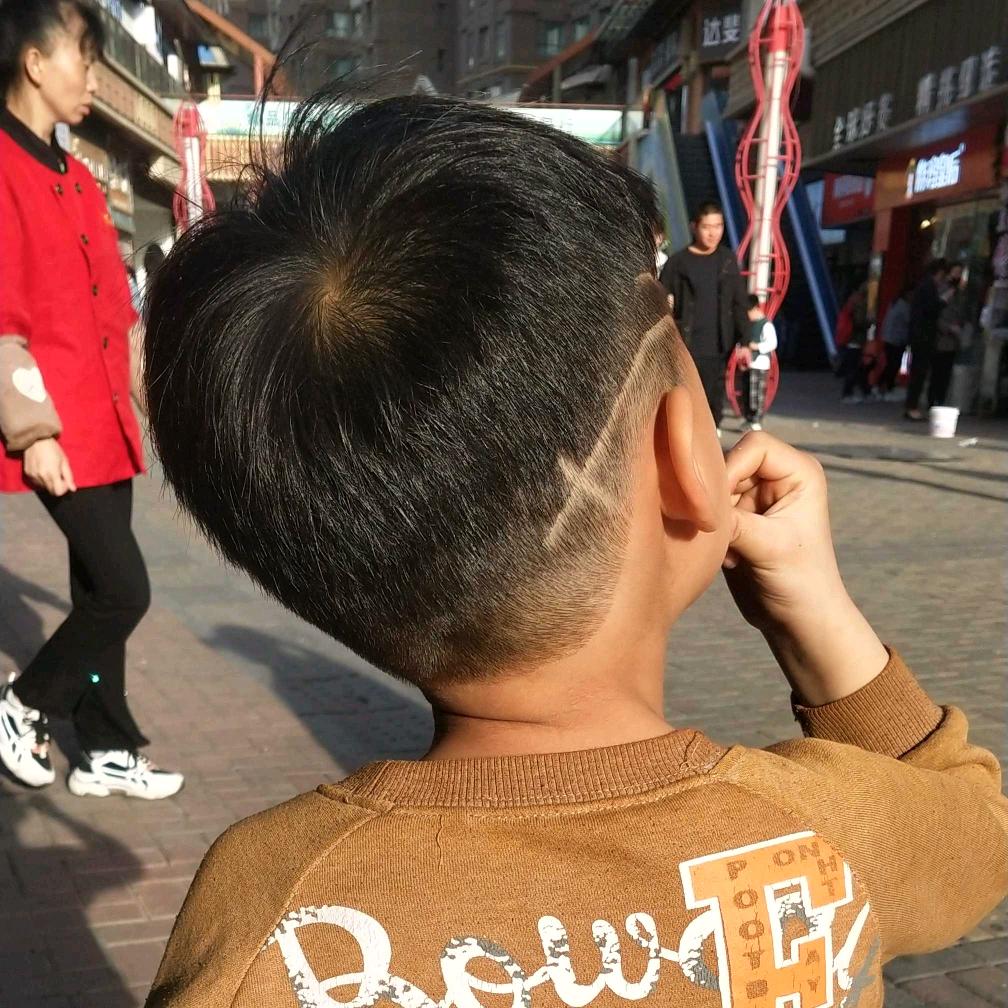 贫穷负二代