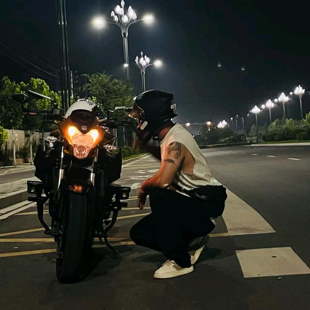 颜小六