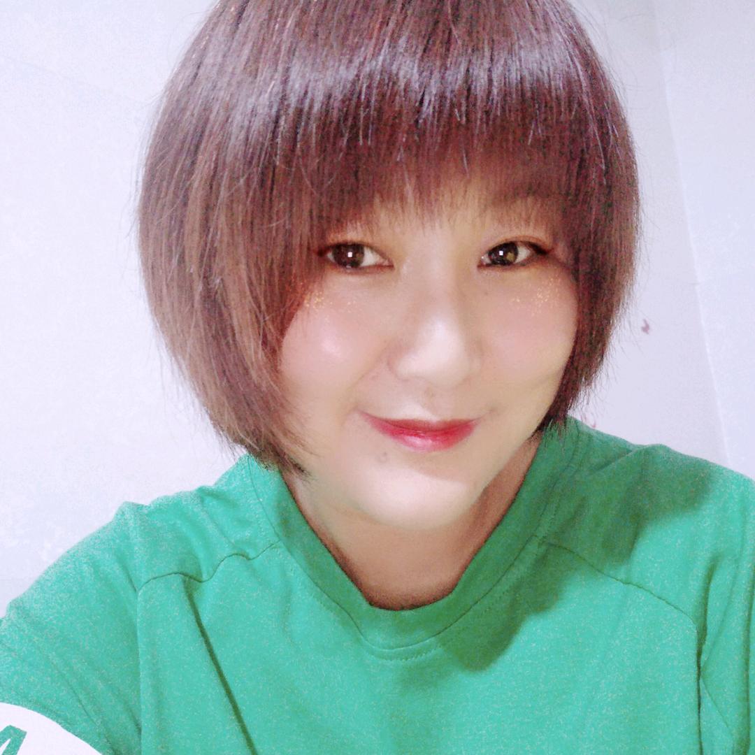 芹姐(好物在橱窗)
