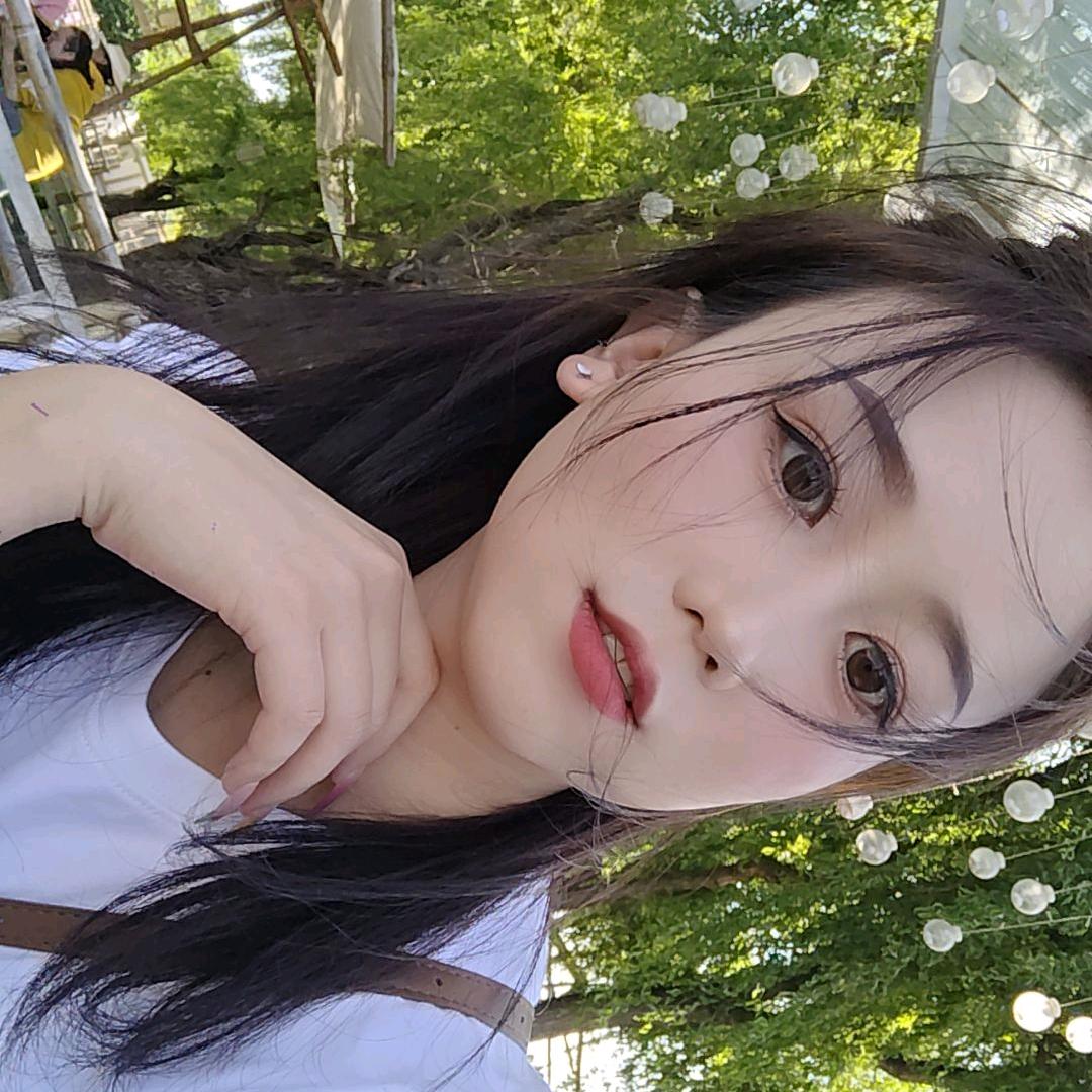 韦𝓦𝓮𝓲 🧚‍♀️