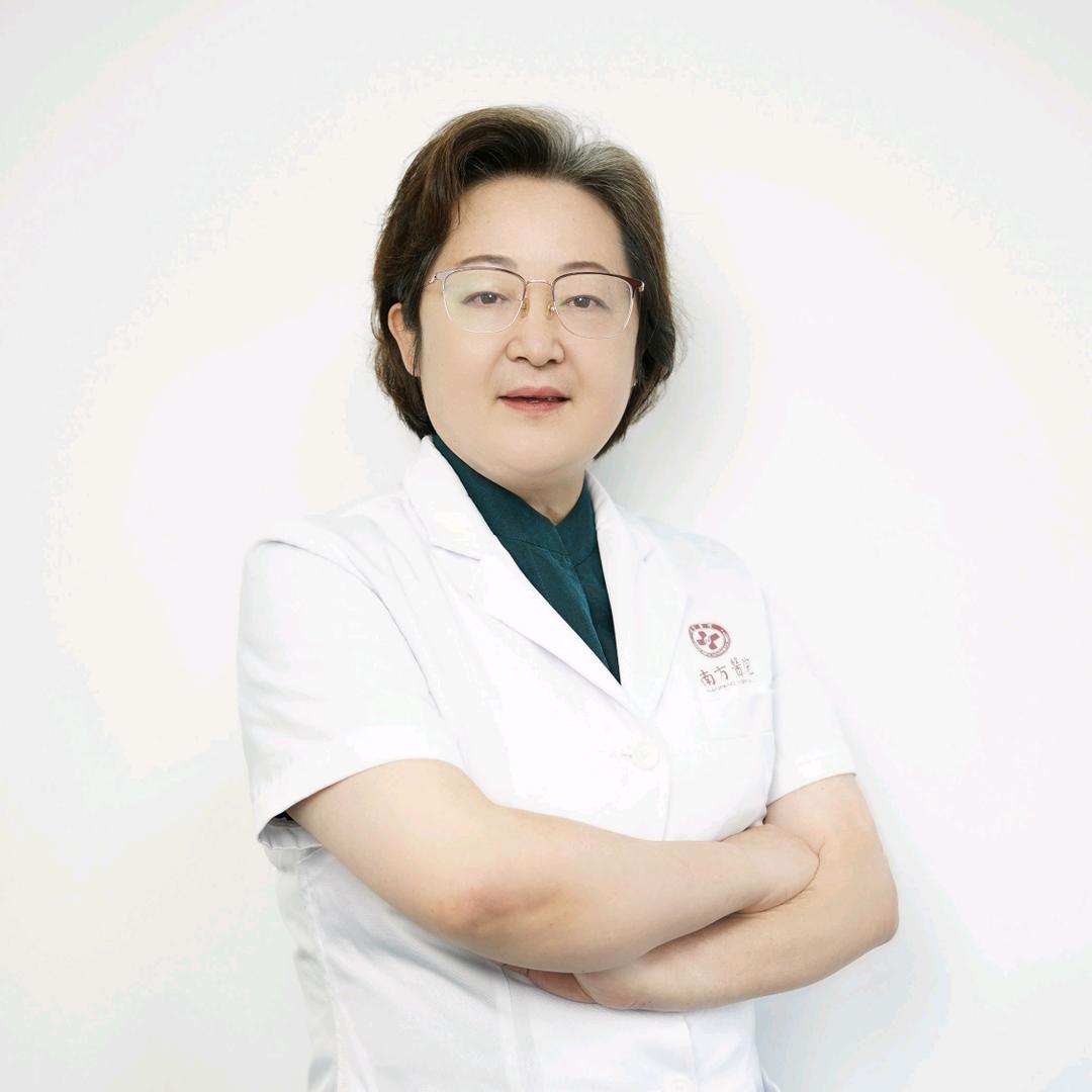 中医胃肠专家周迎春