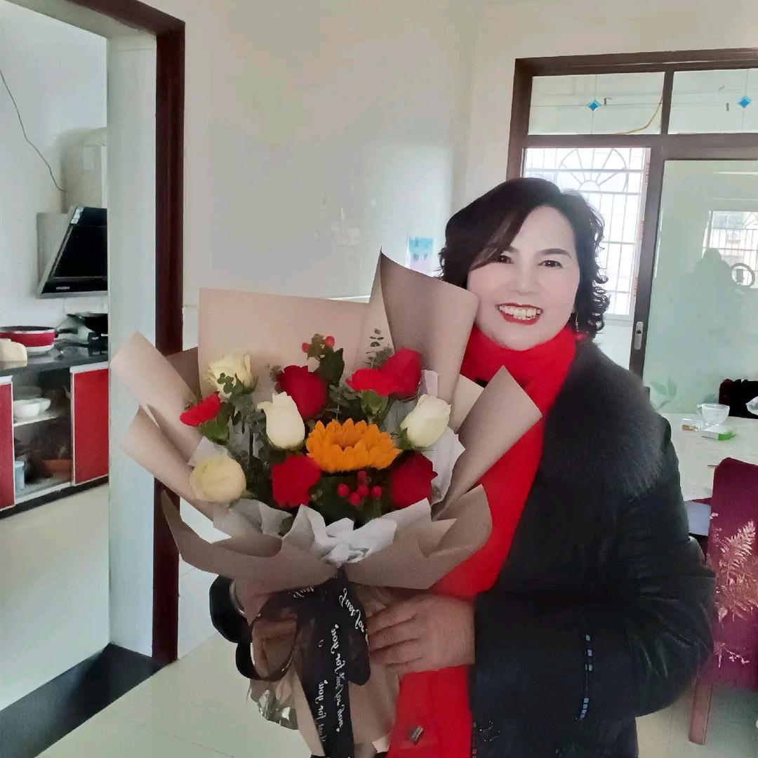 小连爱唱歌🎤