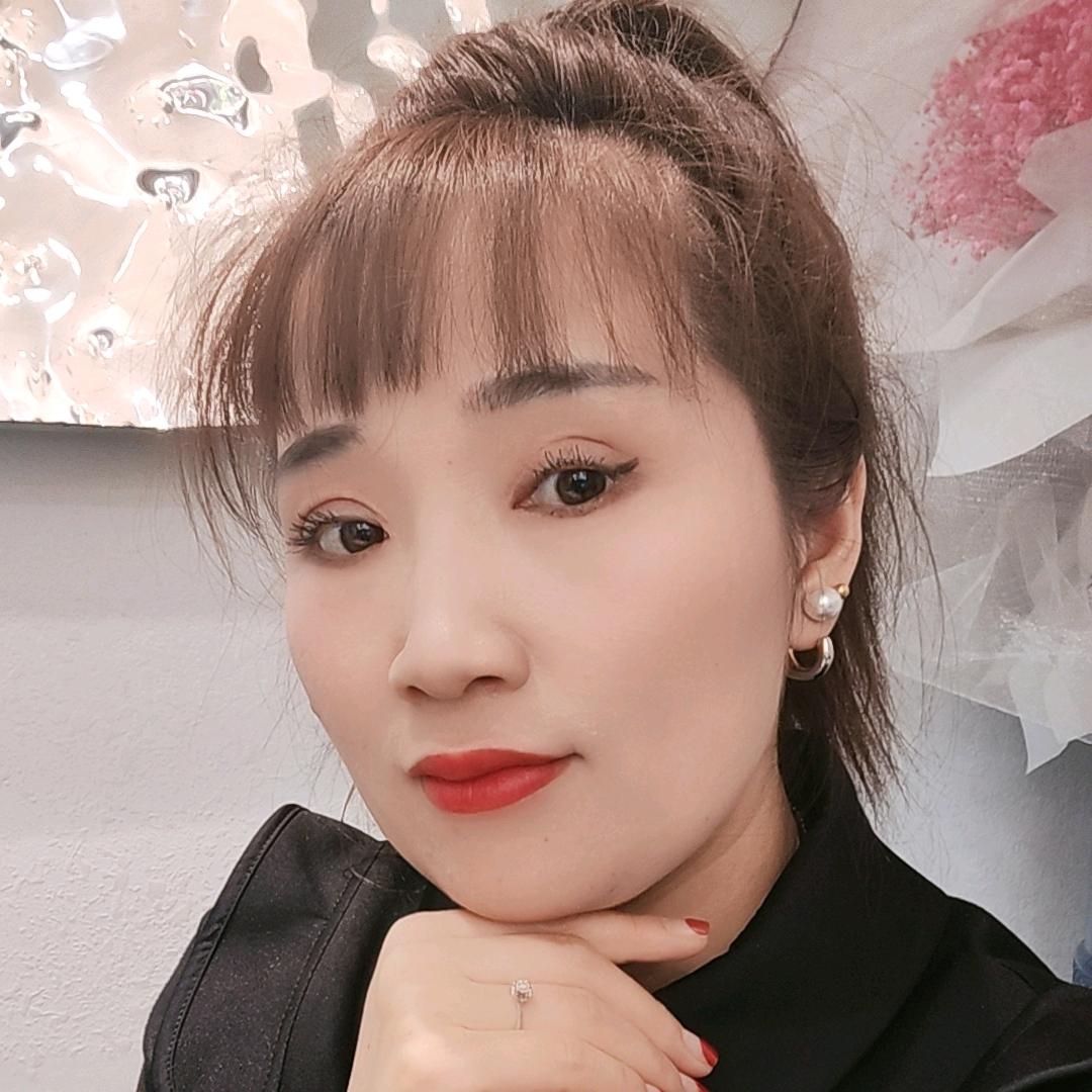 曼诺上品女装长武—小敏