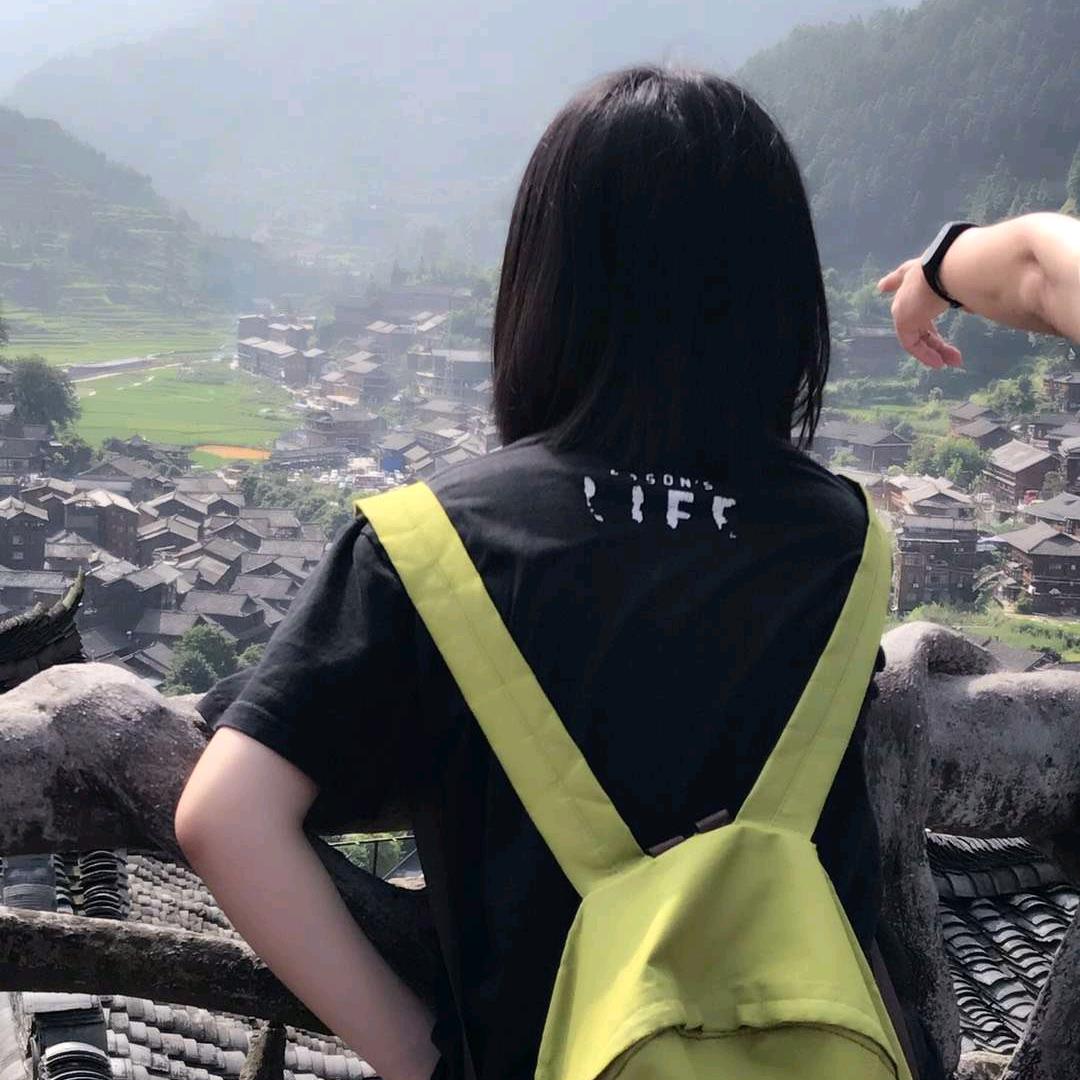 小  白