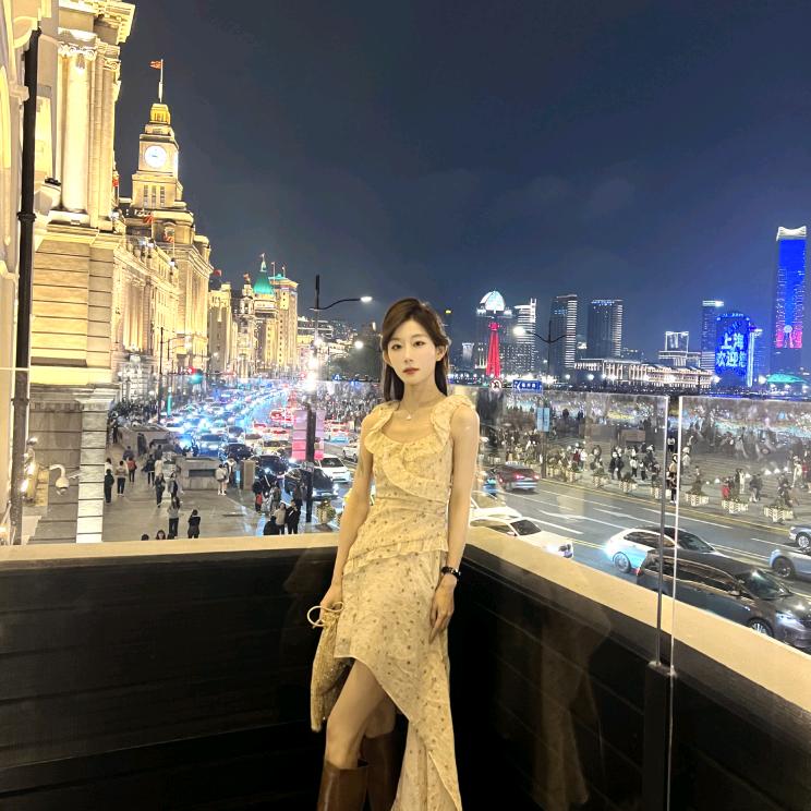 多娜轻奢女装