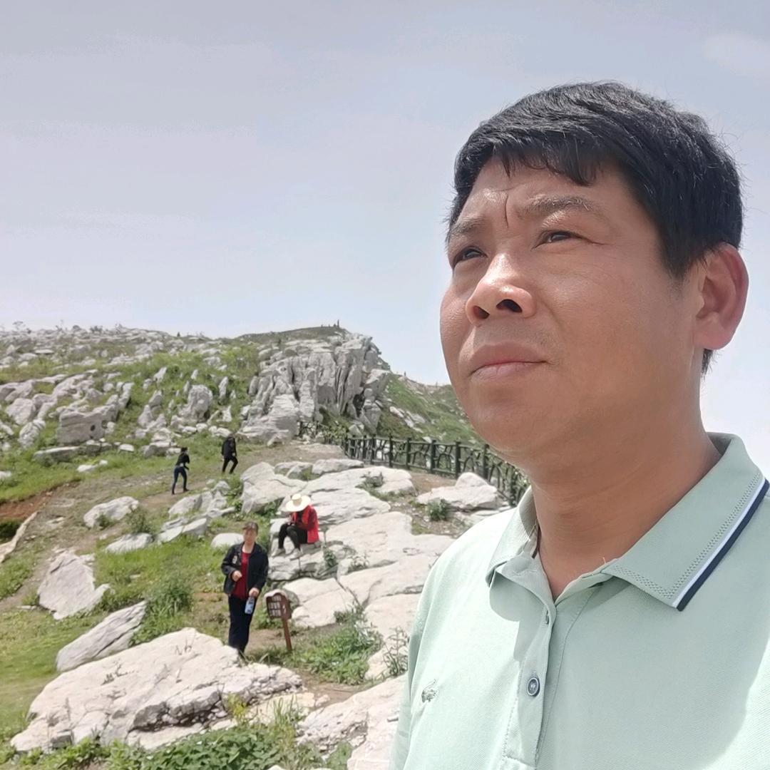 邓建雄.社区服务
