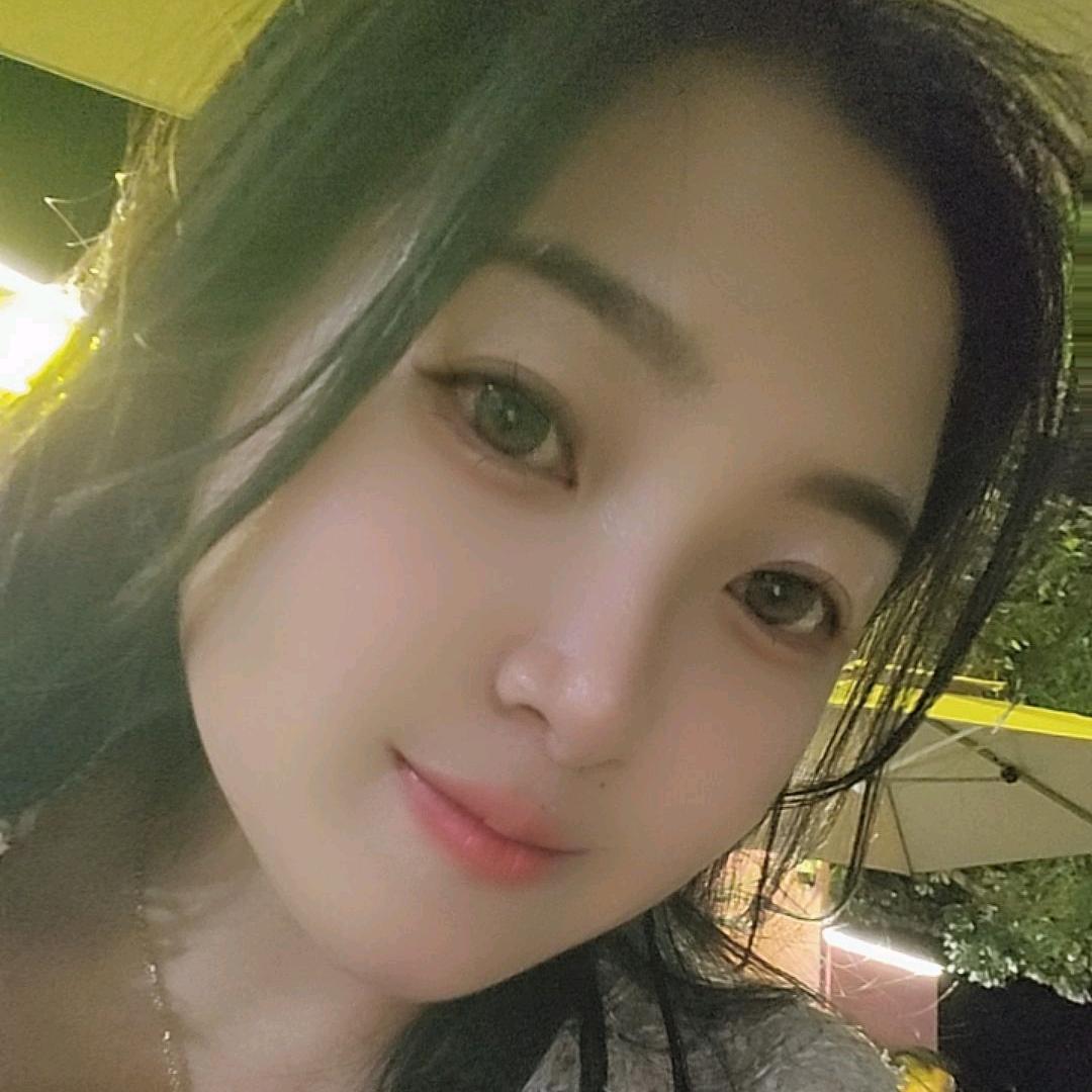 ღ᭄别碰我心💔🥀