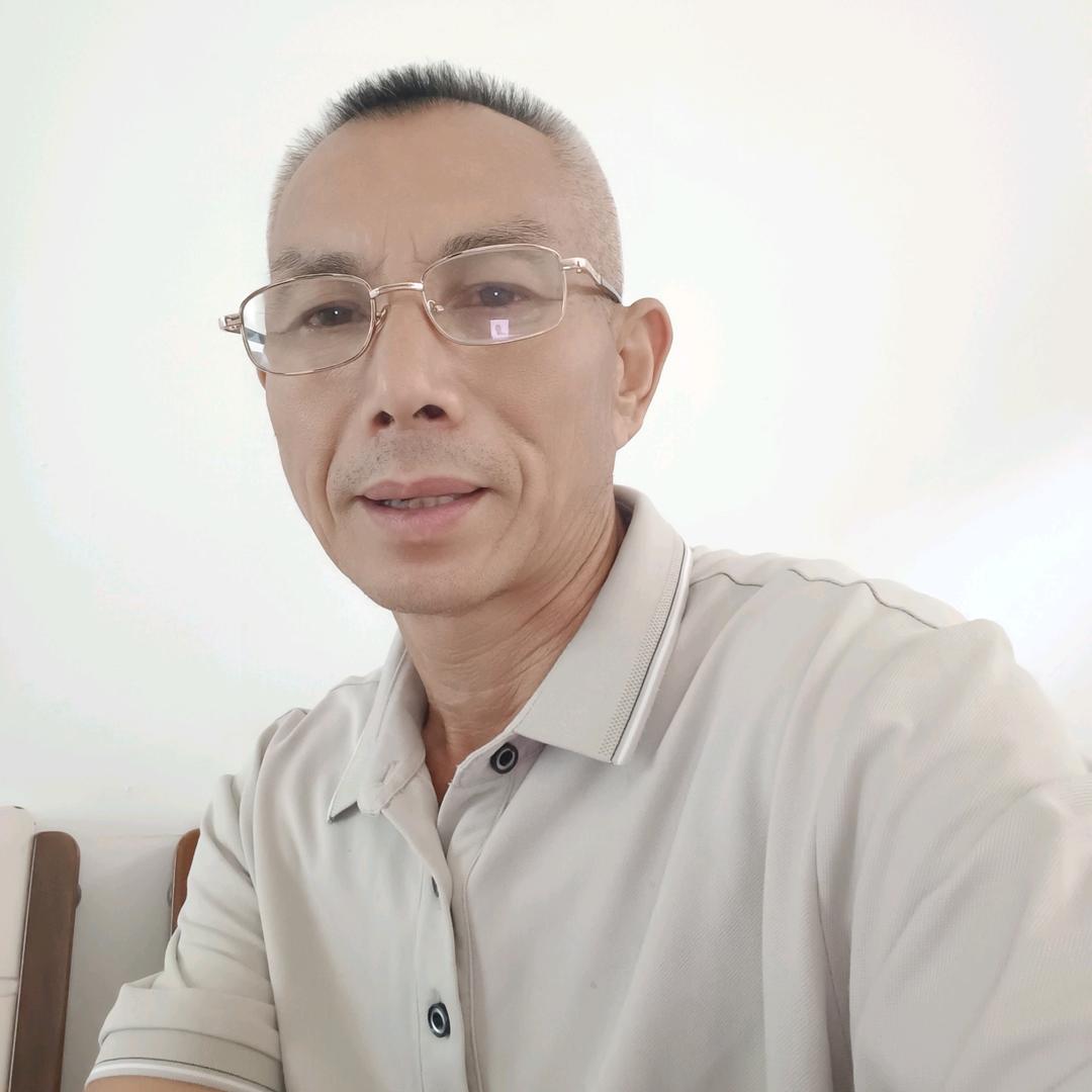 翱翔的鹰，