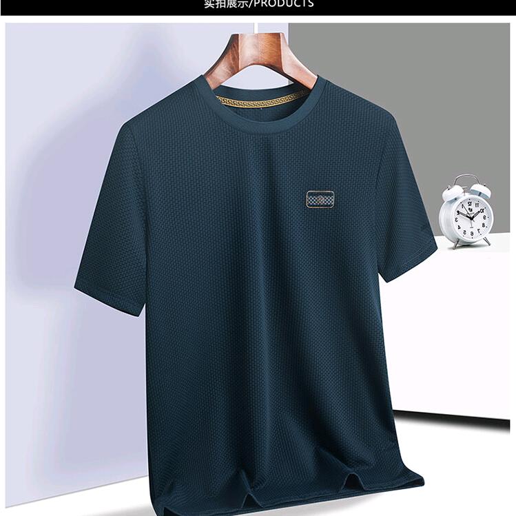 皮尔卡丹航聚服饰时尚专卖店