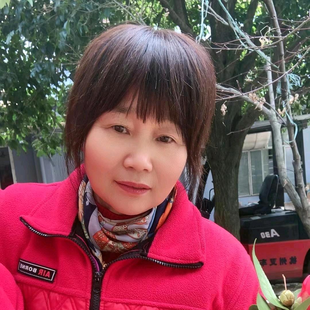 张静君🎤唱歌直播《橱窗有好物》