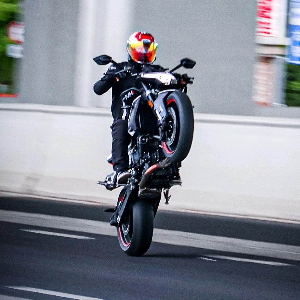 🏍️小明同学📷