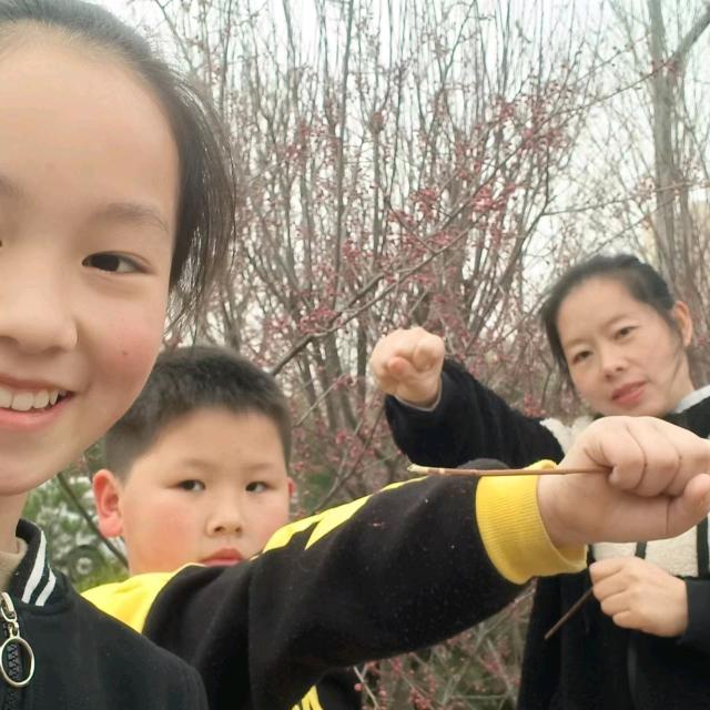 家有两个宝！（女  +  子）=好！！