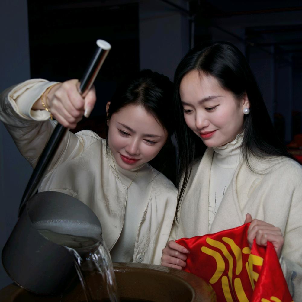 酒香满园-