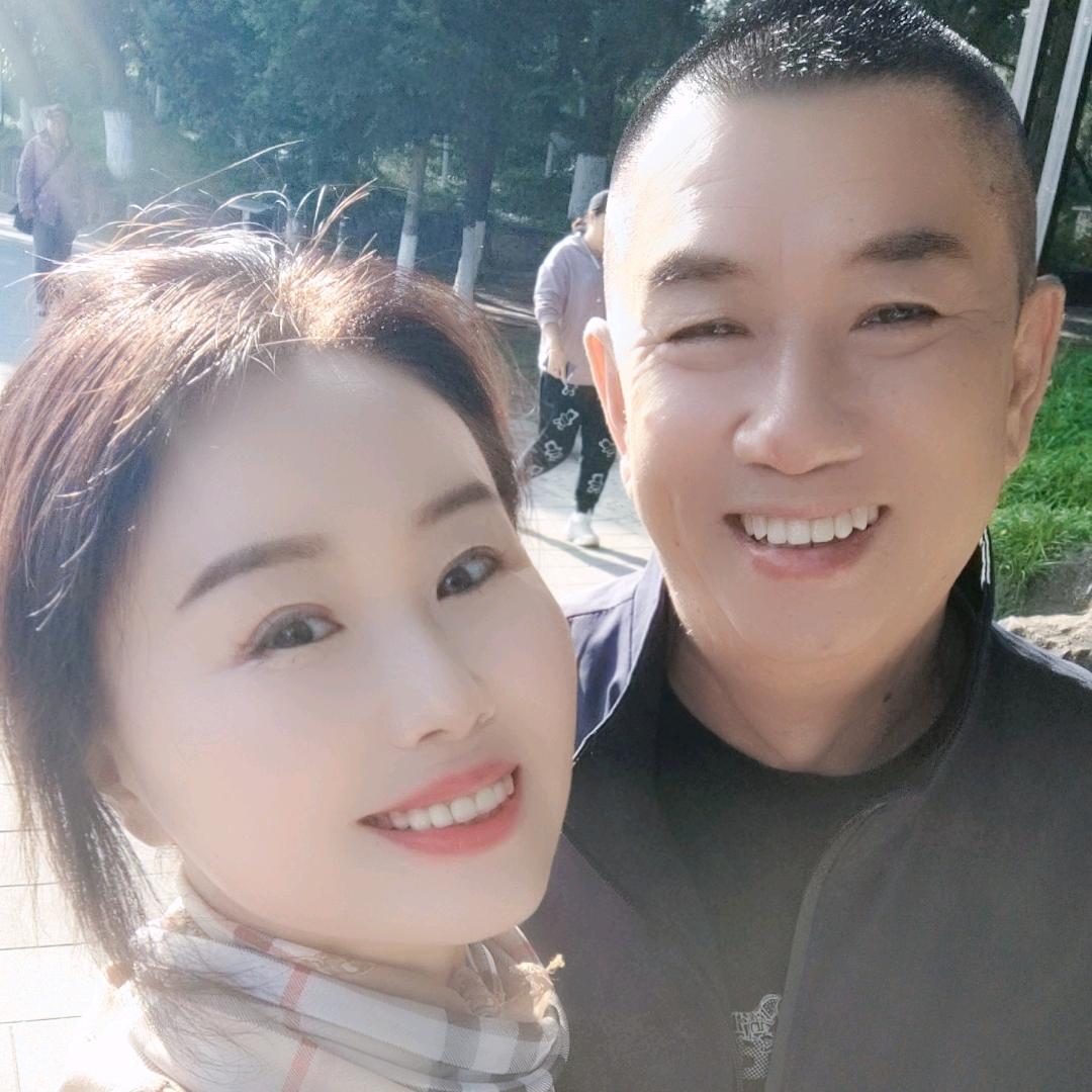 小小冀～红花🌸绿叶🍃
