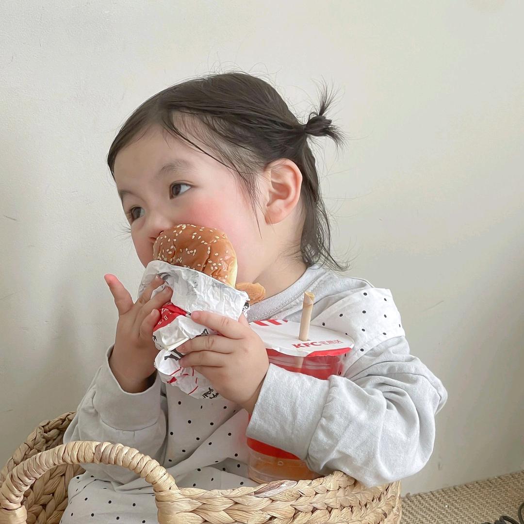 云云吃美食