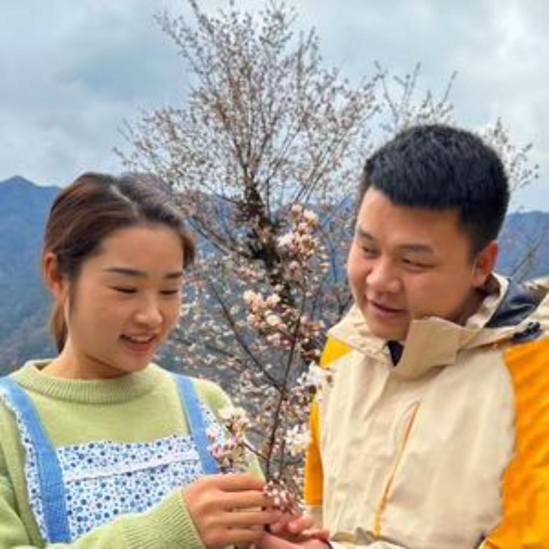 川味小夫妻（每日聊天分享）