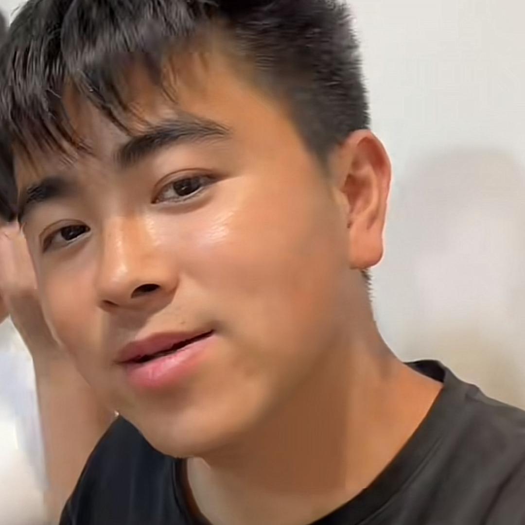 二娃一家人