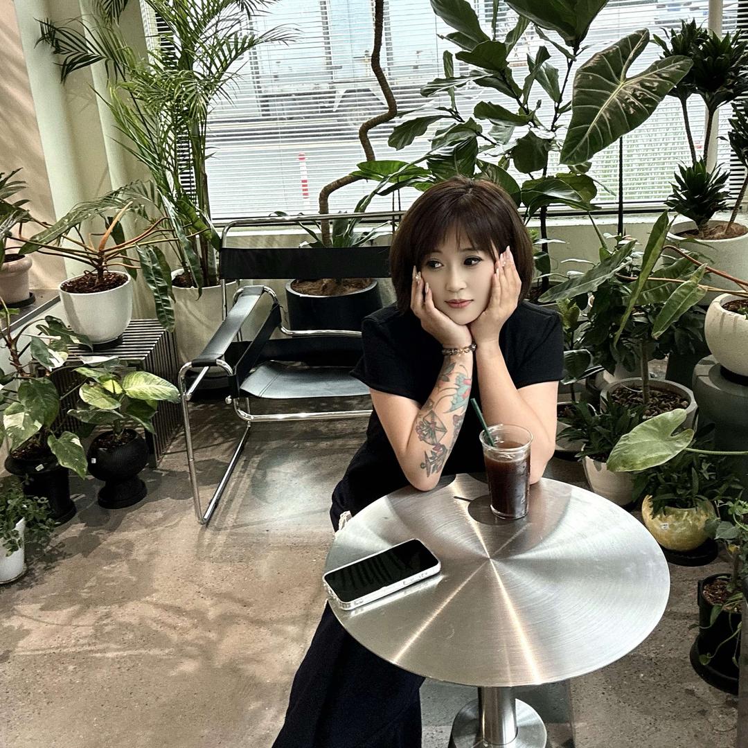 QI XI 美甲