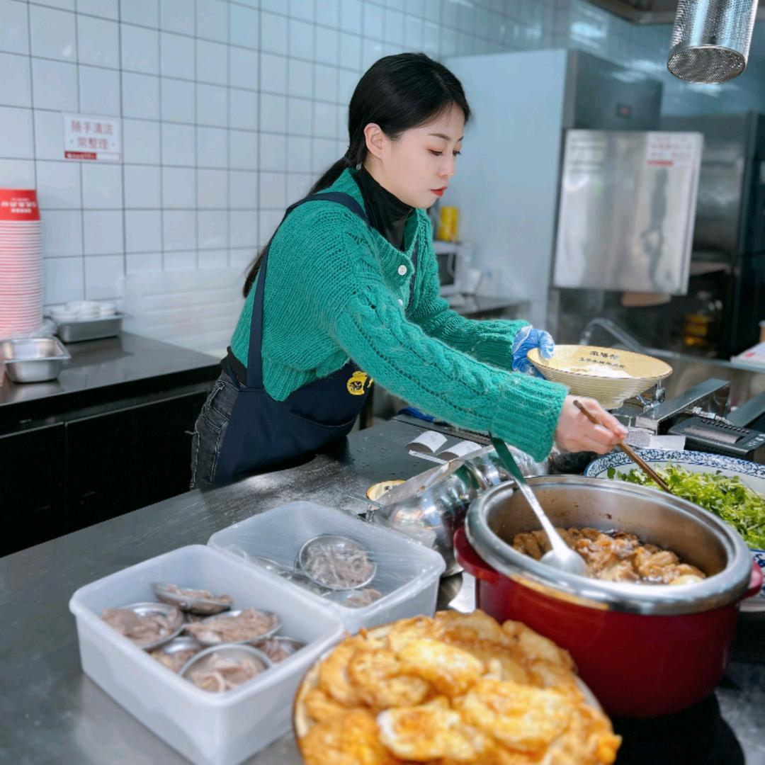 荣膳荷水城羊肉粉（桂阳总店）