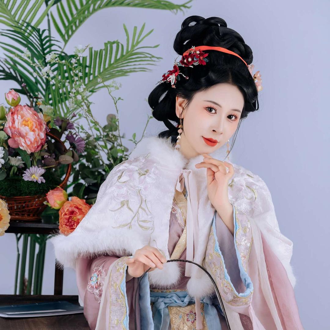 花满楼汉服妆造摄影(洛邑古城店)官方号