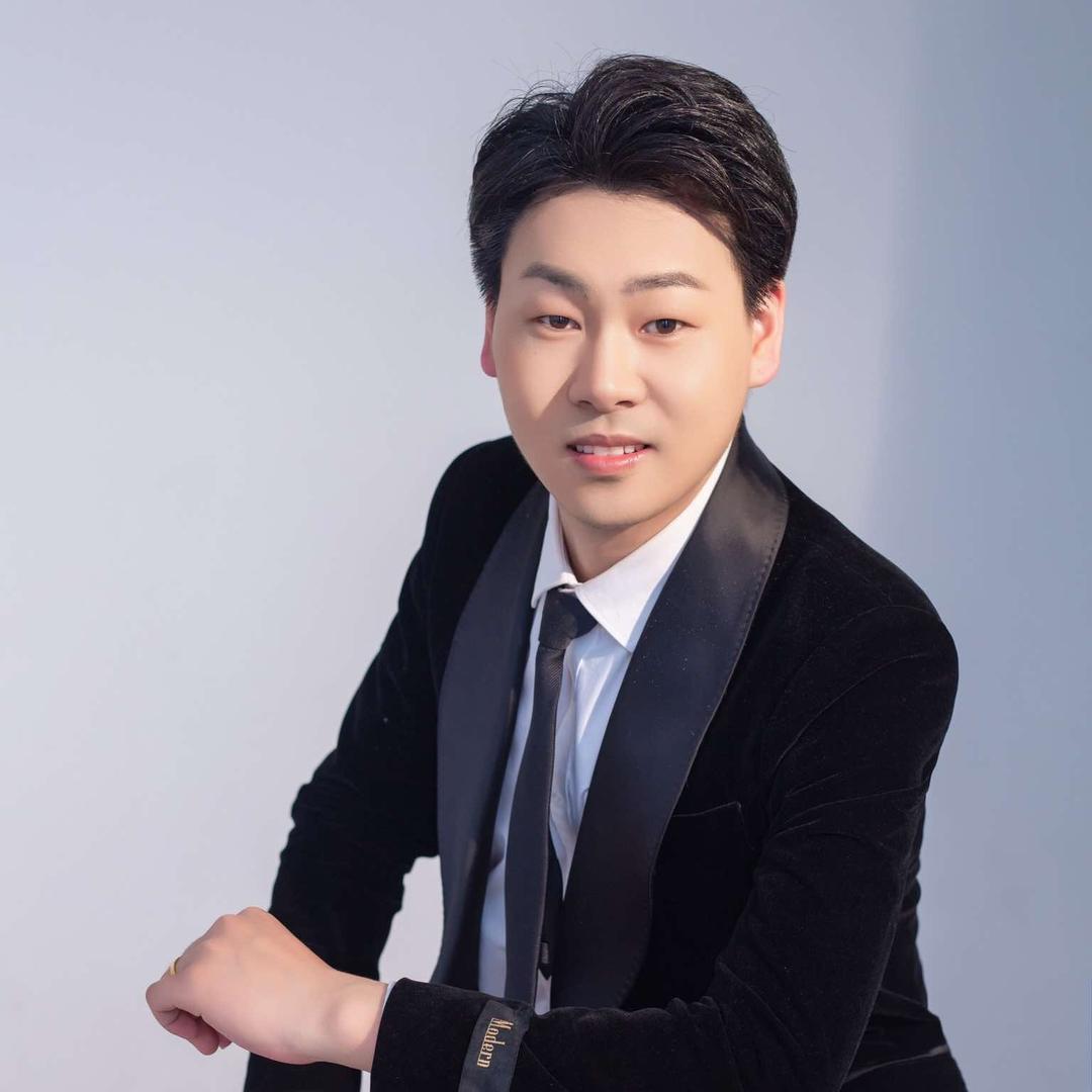 确山威威减龄发型设计