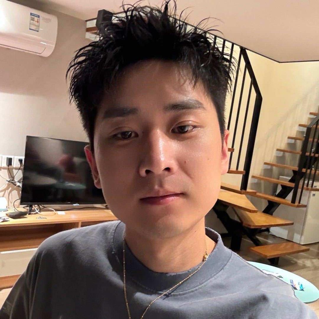 山东李坤烫发