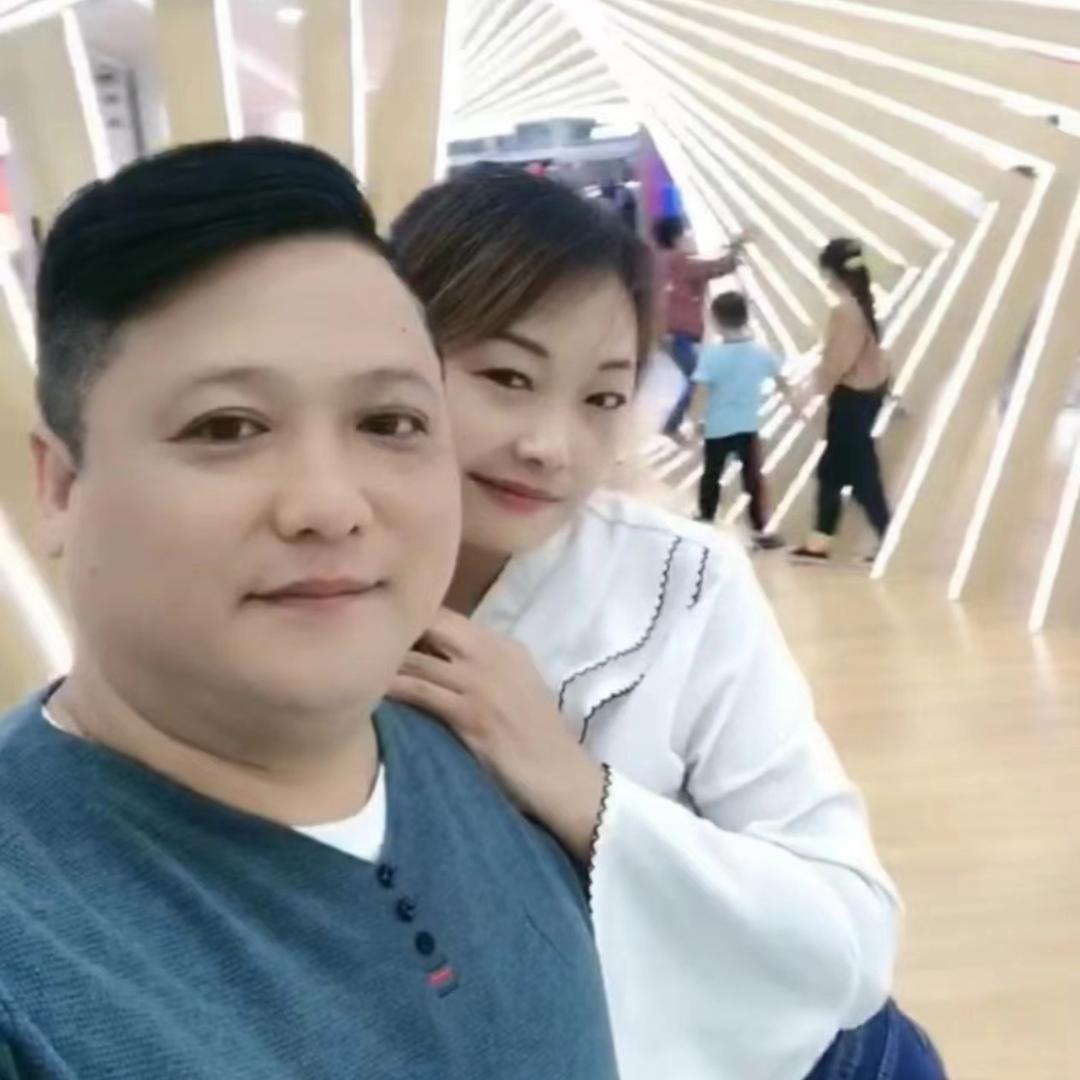 远哥现场教染发